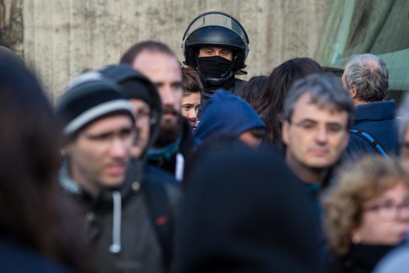 Los piquetes provocan cortes en una treintena de carreteras catalanas 