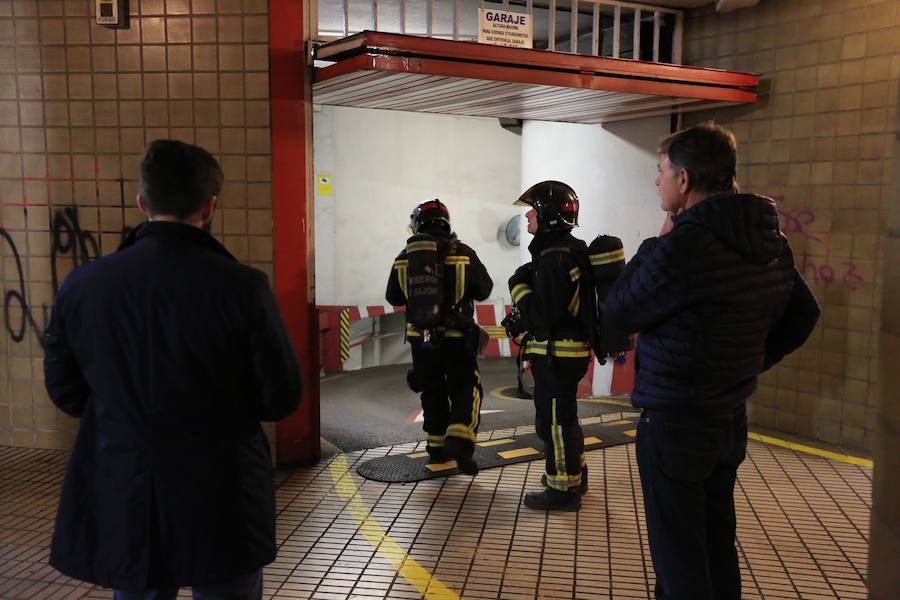 Incendio en un garaje en Gijón