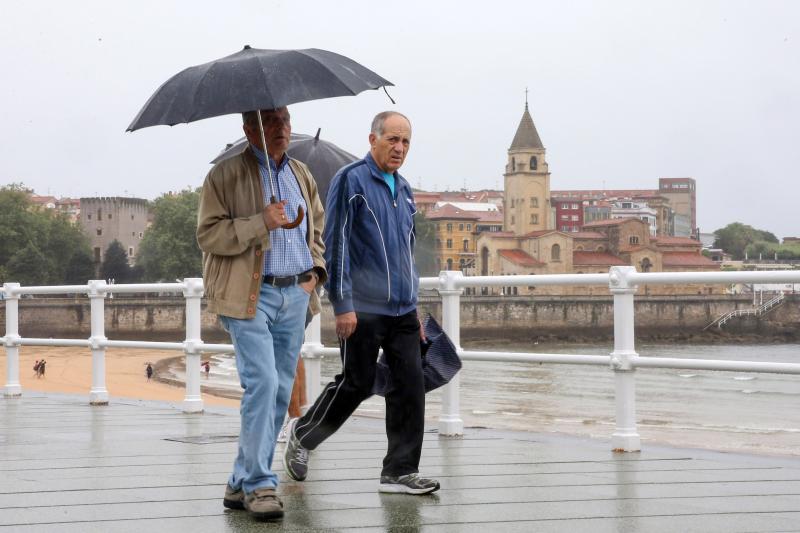 Jueves pasado por agua en Gijón