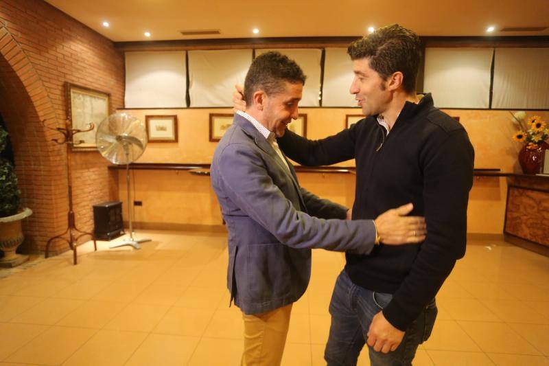 Carlos Sastre, ganador del Tour de Francia 2008, recibió la insignia de oro de la Asociación de Exciclistas Asturianos