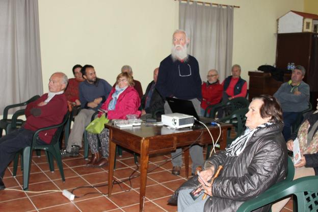 Méjica, en la charla celebrada en el local de Careñes y Villaverde. 