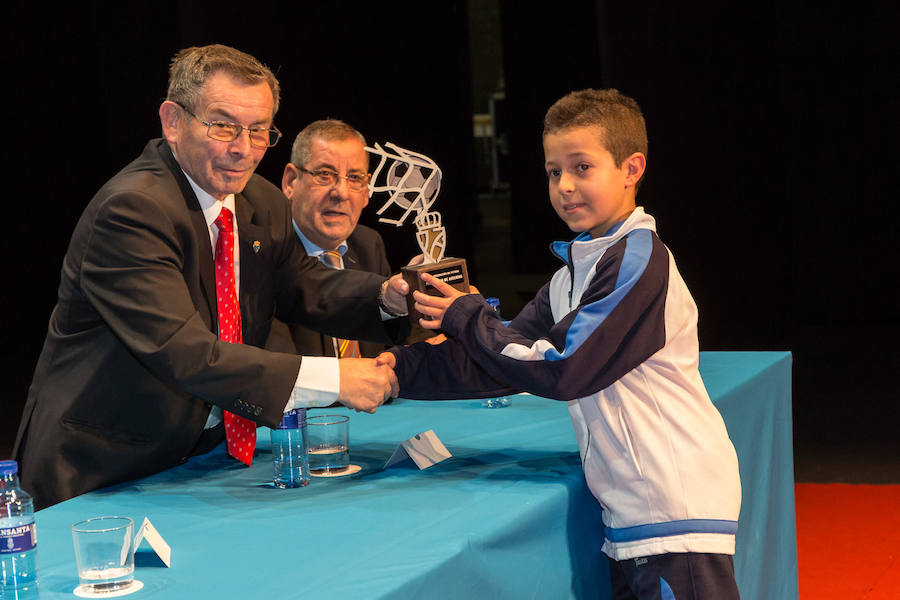 El fútbol asturiano entrega sus galardones en La Laboral