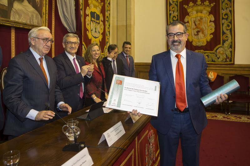 El presidente de Zardoya-Otis ha recibido el galardón en la categoría 'Gran Trayectoria Profesional', mientras que la responsable de planta de Praxair en Barcelona, lo ha hecho en su categoría 'Proyección de futuro'.