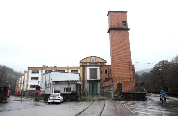 El taller de Quintana, donde fabrica munición Expal. 