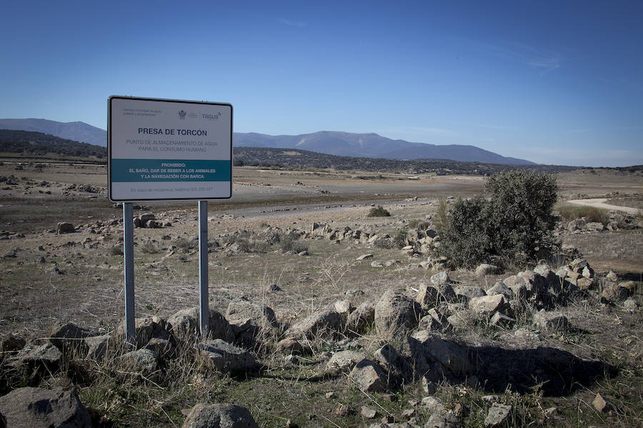 El pueblo toledano de Menasalbas ofrece en imágenes los efectos que provoca la sequía en España.