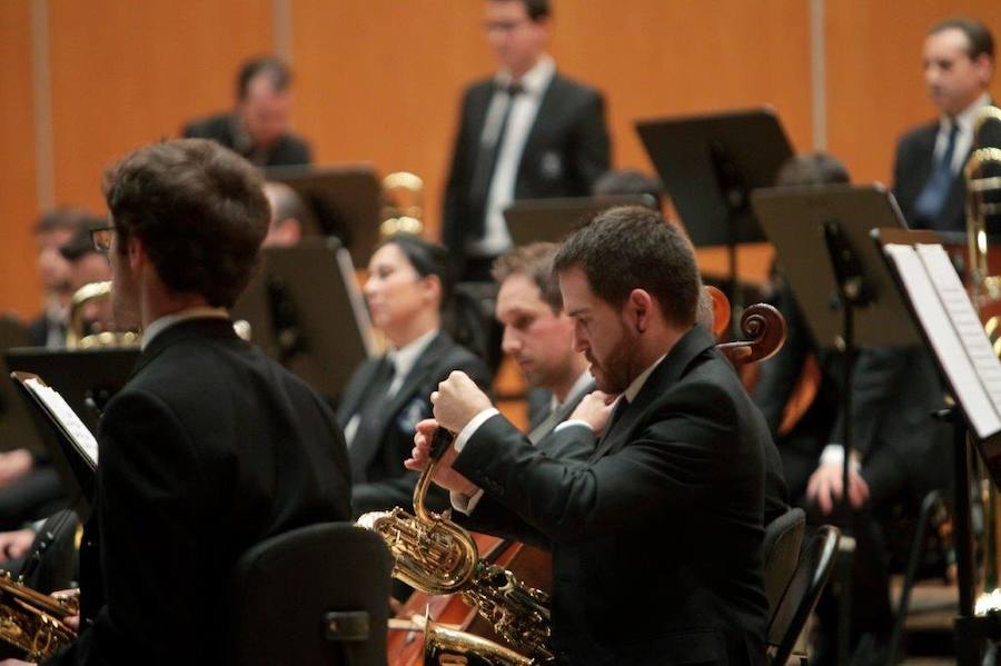 En el intermedio del concierto se rindió homenaje a Francisco Vigil, primer director de la agrupación