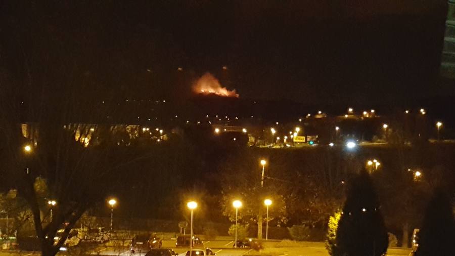 Dos incendios forestales se registran en la comarca de Avilés, uno en Illas y otro en Corvera, en la zona de Fuencaliente.