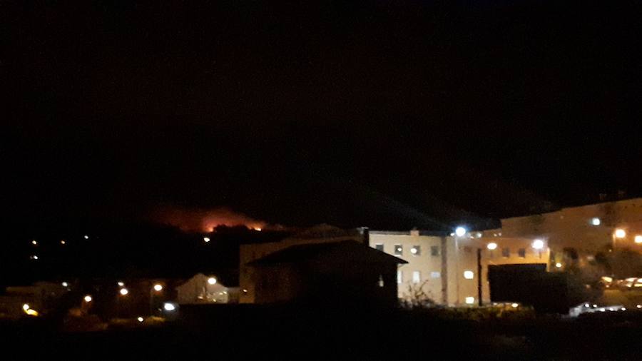 Dos incendios forestales se registran en la comarca de Avilés, uno en Illas y otro en Corvera, en la zona de Fuencaliente.