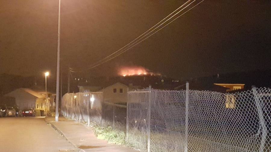 Dos incendios forestales se registran en la comarca de Avilés, uno en Illas y otro en Corvera, en la zona de Fuencaliente.