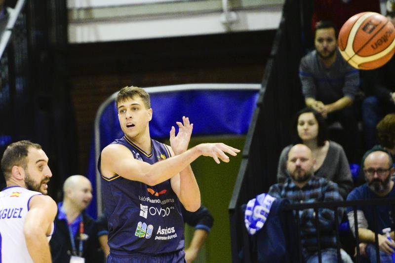 Unión Financiera Oviedo 79 - 69 Melilla Baloncesto