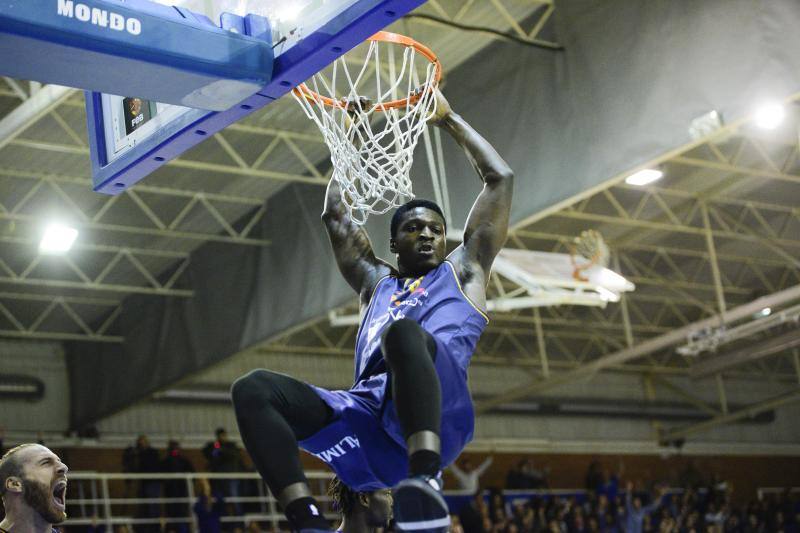 Unión Financiera Oviedo 79 - 69 Melilla Baloncesto
