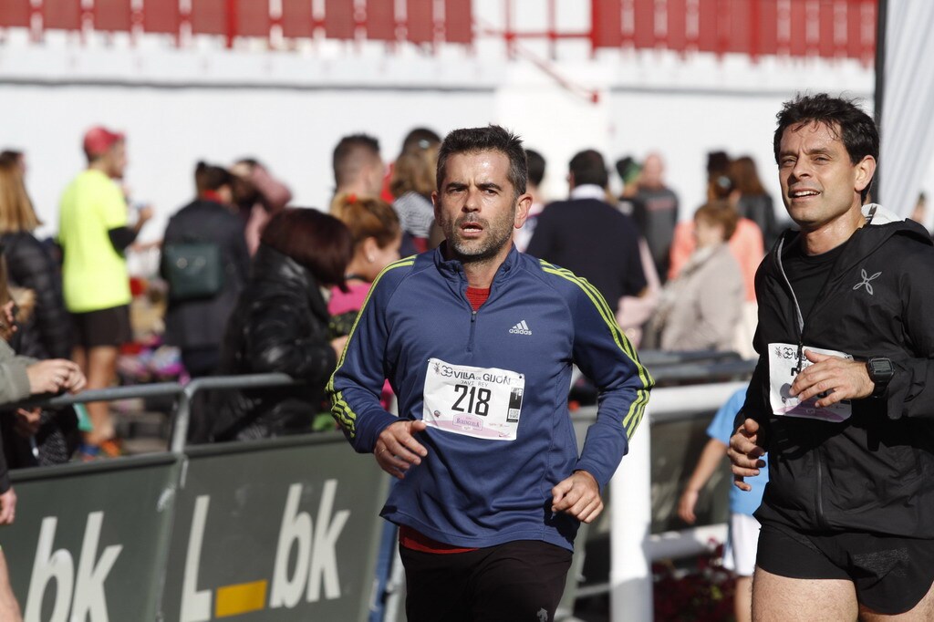 Raúl Bengoa y Adela Villa subieron un peldaño en el podio tras dominar la prueba desde los primeros metros