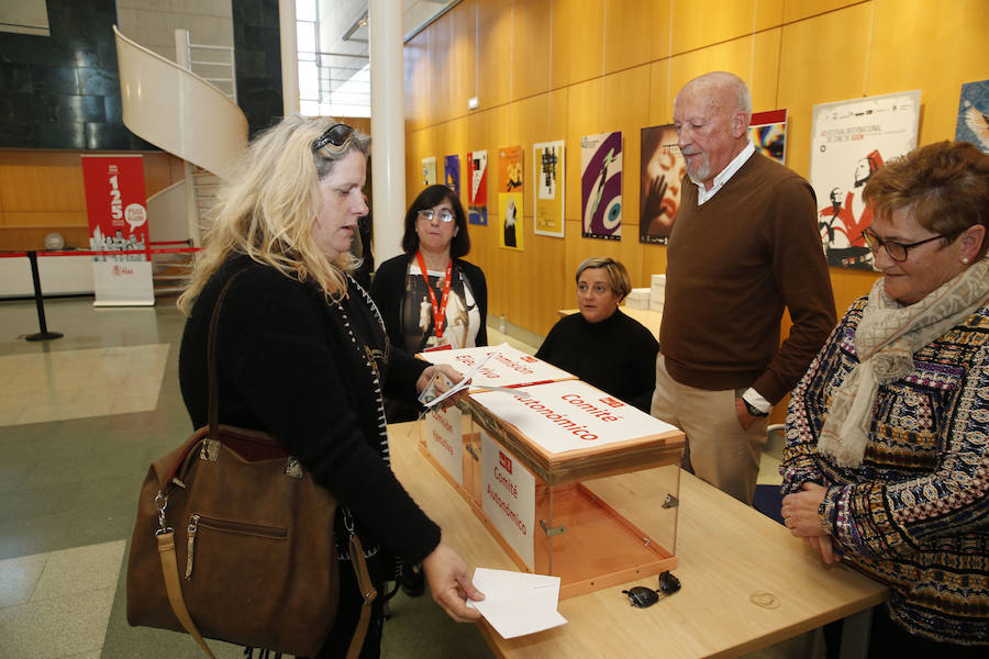 El PSOE de Gijón vota a su nuevo secretario general