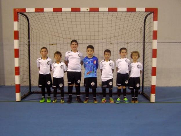 Uno de los equipos de la Escuela de Fútbol Jin. :: C. N. S. O.