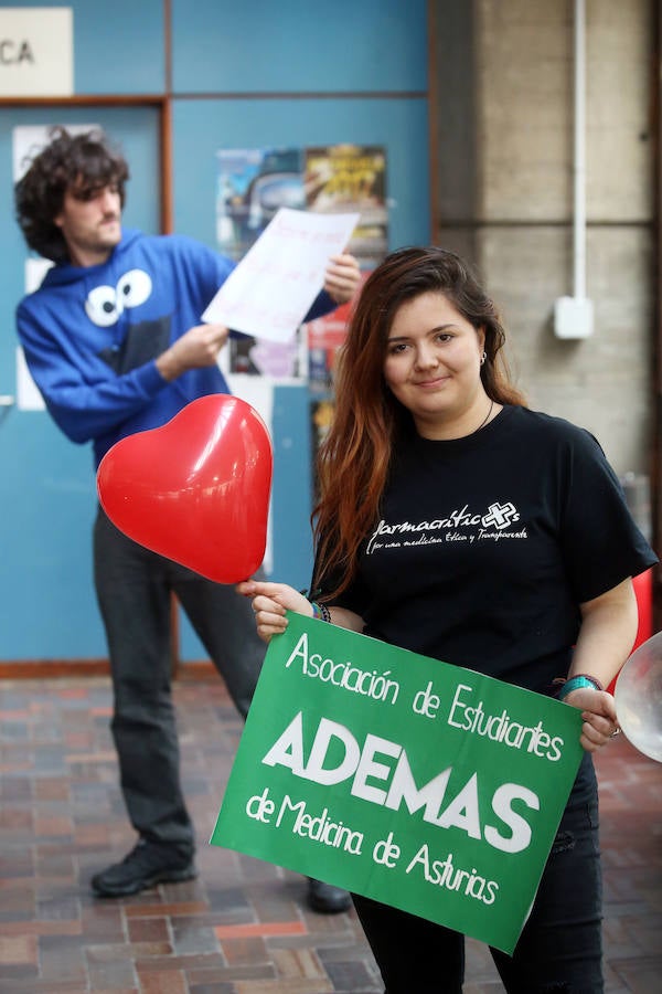 Mannequin challenge en la Factultad de Medicina por la lucha contra el sida