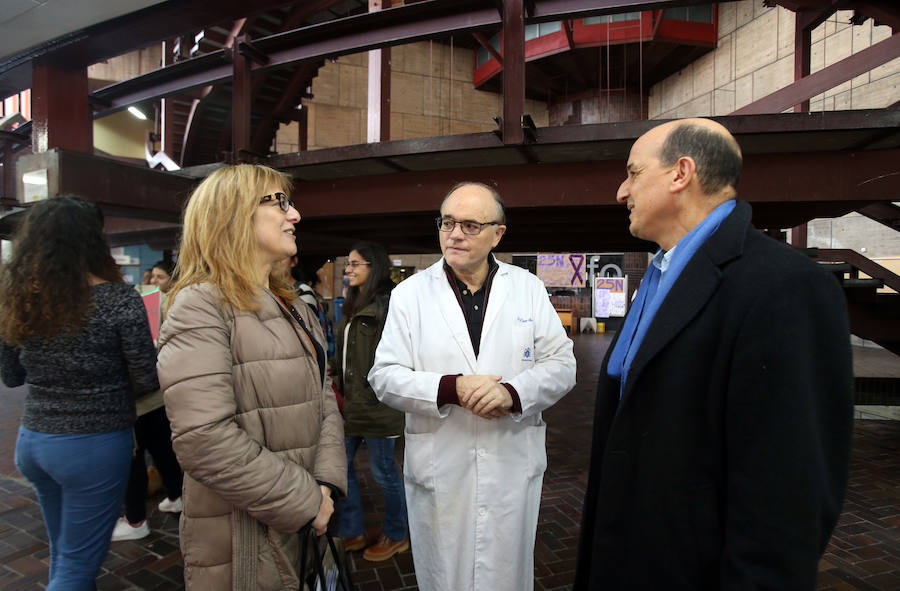 Mannequin challenge en la Factultad de Medicina por la lucha contra el sida