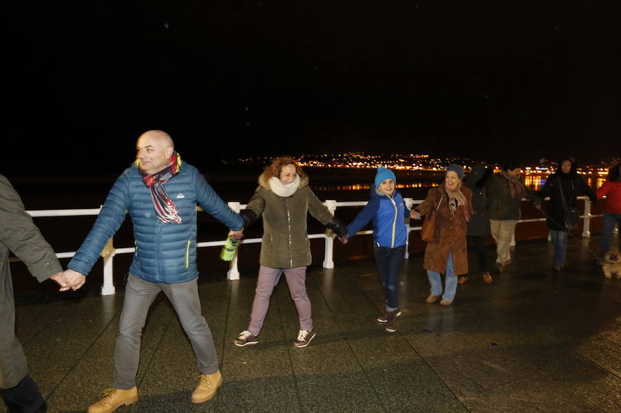 Cadena humana en el Día Mundial del Sida