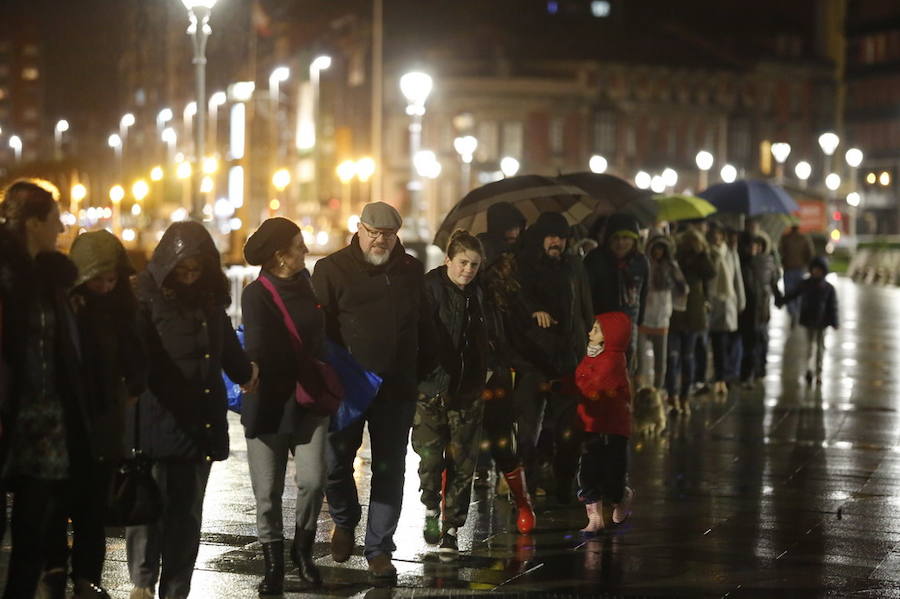 Cadena humana en el Día Mundial del Sida