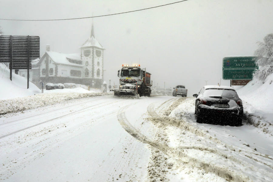 La nieve cubre de blanco Asturias