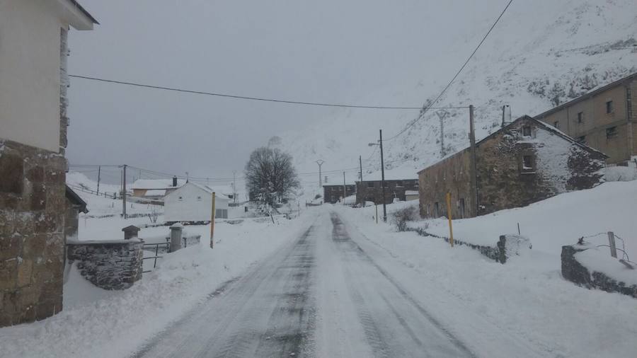 La nieve cubre de blanco Asturias