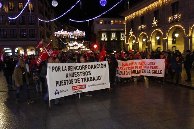 Concentración de trabajadores en El Parche. 