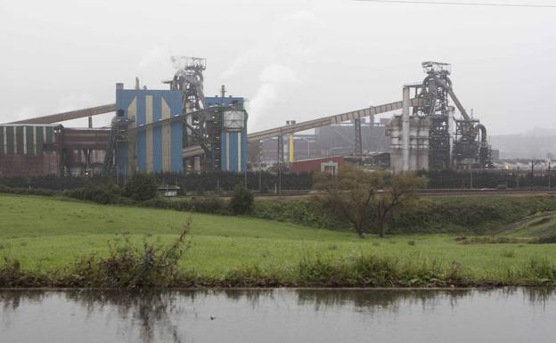 El Ayuntamiento de Gijón acusa a la factoría de ArcelorMittal de ser la principal causante de los picos de contaminación del municipio. 