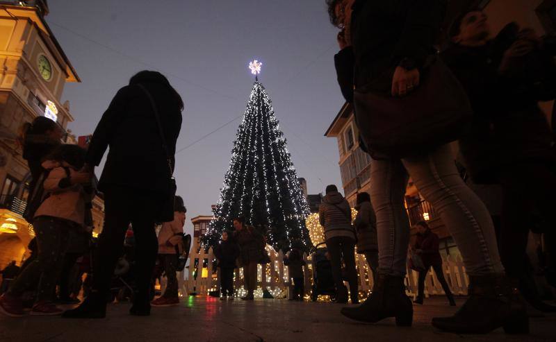 Oviedo ilumina su Navidad