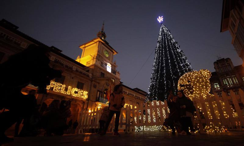 Oviedo ilumina su Navidad
