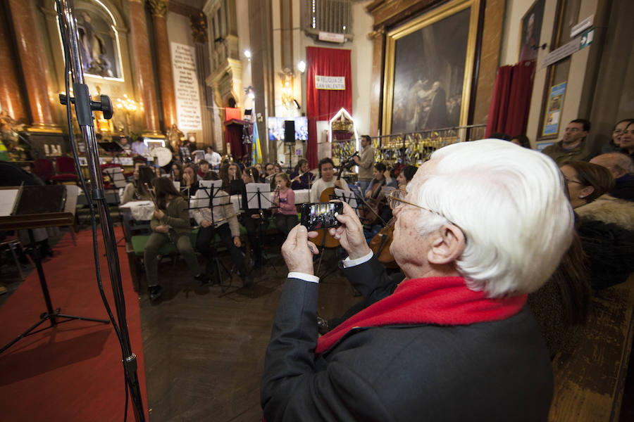 Concierto del coro Mensajeros de la Paz, en la Iglesia de San Antón