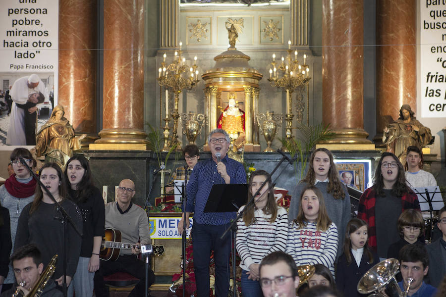 Concierto del coro Mensajeros de la Paz, en la Iglesia de San Antón