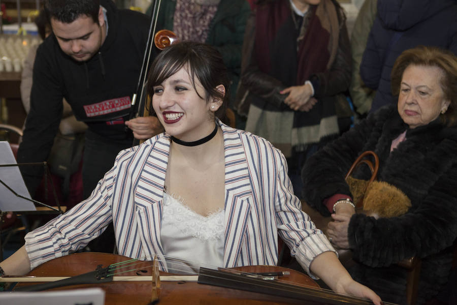 Concierto del coro Mensajeros de la Paz, en la Iglesia de San Antón