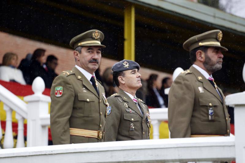 El acuartelamiento de Cabo Noval celebra una parada militar con motivo de la Festividad de la Inmaculada, acto que estará presidido por el general de división Francisco Rosaleny. 