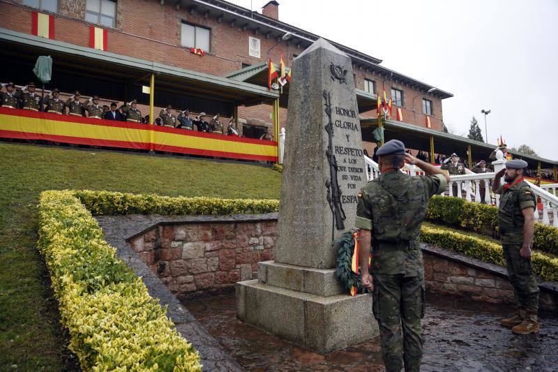 El acuartelamiento de Cabo Noval celebra una parada militar con motivo de la Festividad de la Inmaculada, acto que estará presidido por el general de división Francisco Rosaleny. 