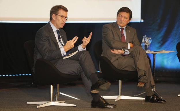 Alberto Núnez Feijóo y Javier Fernández, durante la cumbre. 