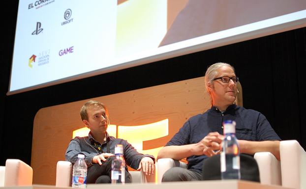 Tommy Tordsson y Andreas Ojerfors, durante su charla en el Fun & Serious Game Festival.