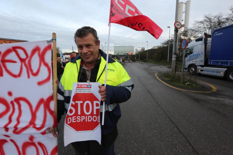 Manifestación en Tabaza de los trabajadores de Acciona en ArcelorMittal