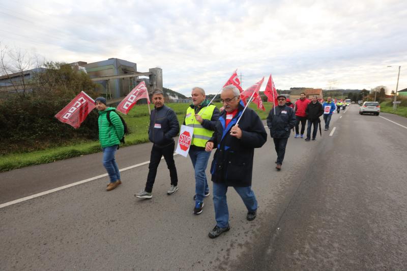 Manifestación en Tabaza de los trabajadores de Acciona en ArcelorMittal