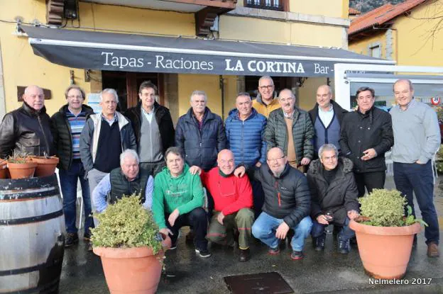 Reunión de antiguos alumnos del Colegio Menor de Llanes. 