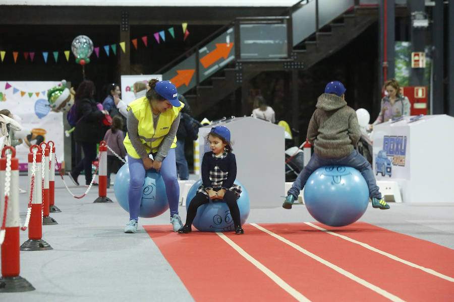 Gijón disfruta de la pista de hielo y Mercaplana