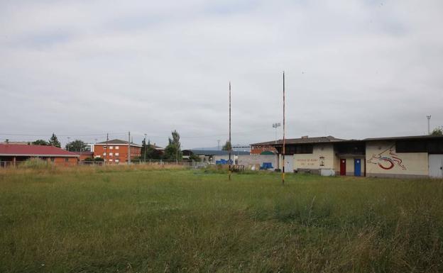El campo de rugby deLa Calzada, cuya mejora fuela propuesta más votada porlos gijoneses.
