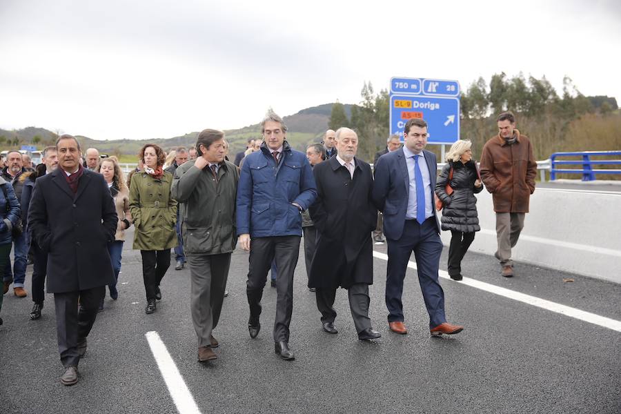 El ministro de Fomento inaugura el tramo Doriga-Cornellana