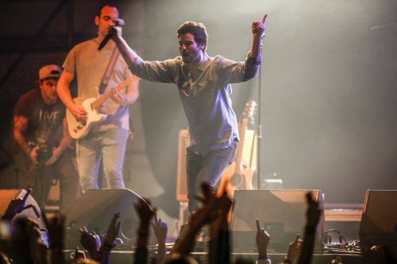 ¿Estuviste en el concierto de Destino 48 y Taburete? ¡Búscate!