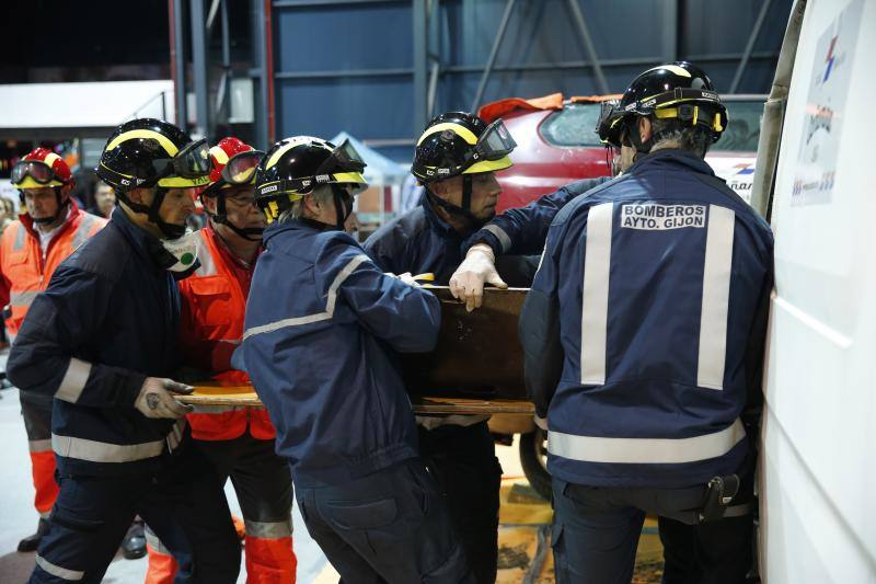 Mercaplana acoge un simulacro de excarcelación tras un accidente