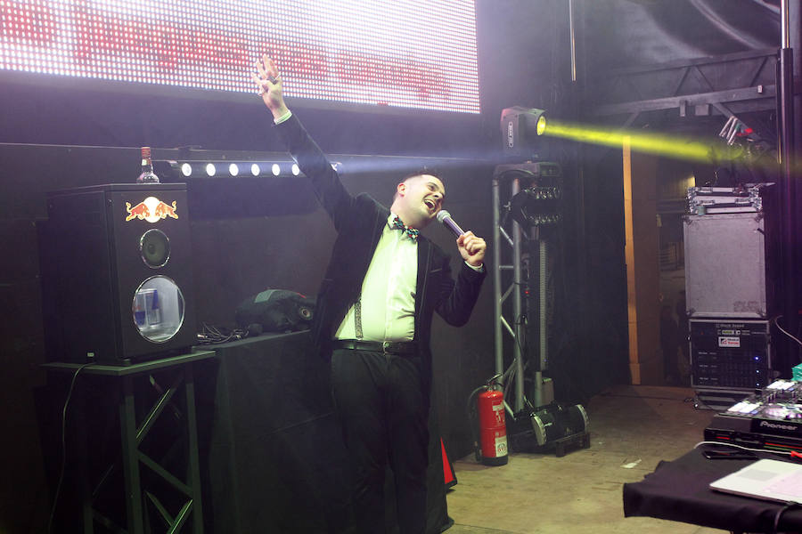 Fiesta de Nochevieja en la plaza Mayor de Gijón