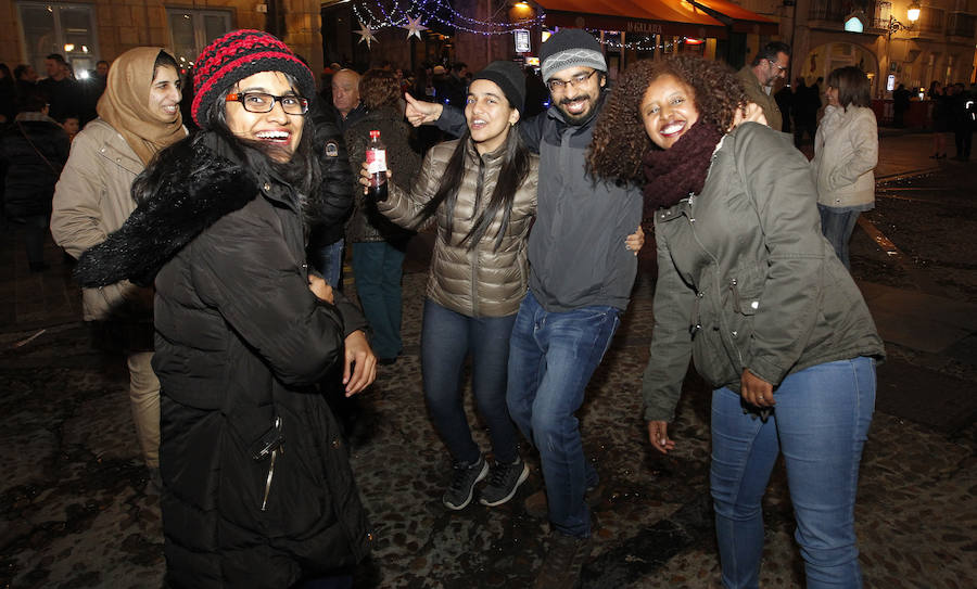 Fiesta de Nochevieja en la plaza Mayor de Gijón