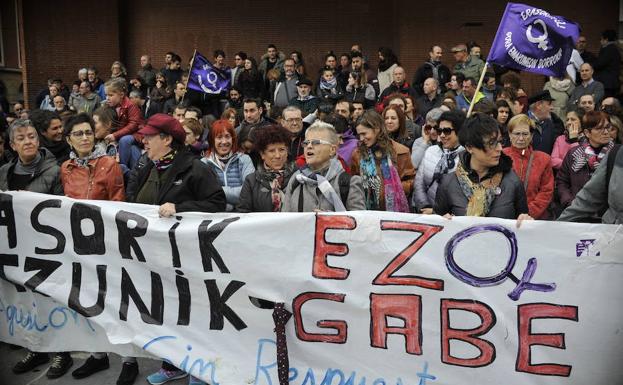 Concentración en Baracaldo por la presunta agresión sexual del pasado 29 de diciembre.