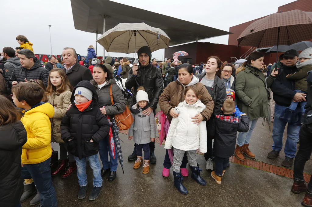 ¿Estuviste en la llegada de los Reyes Magos a Gijón? ¡Búscate en las fotos! (I)