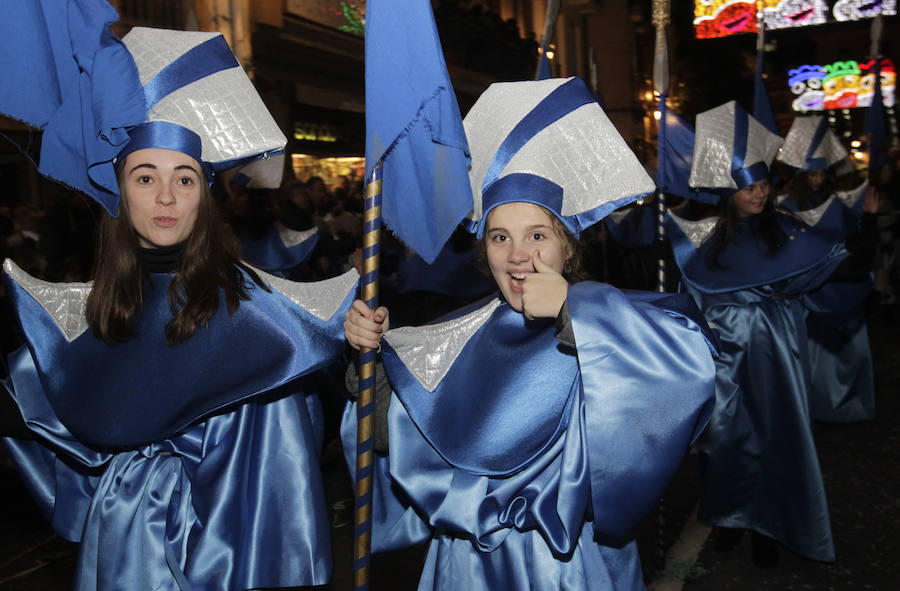 Mágico desfile de Sus Majestades por las calles de Oviedo