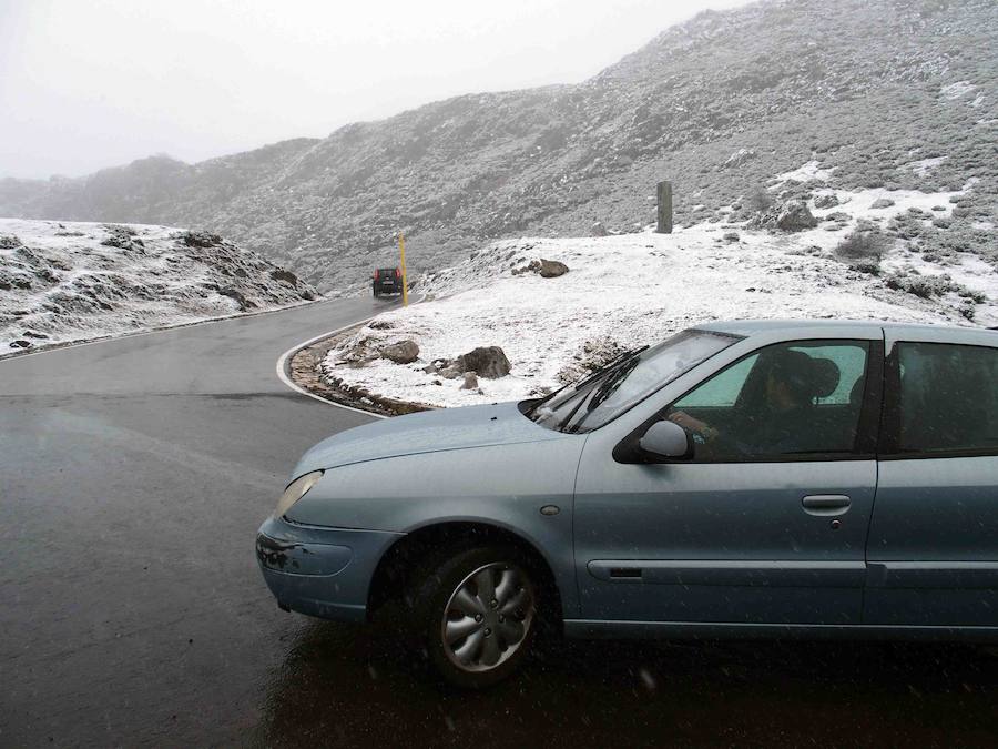 Los Lagos de Covadonga, cubiertos por la nieve