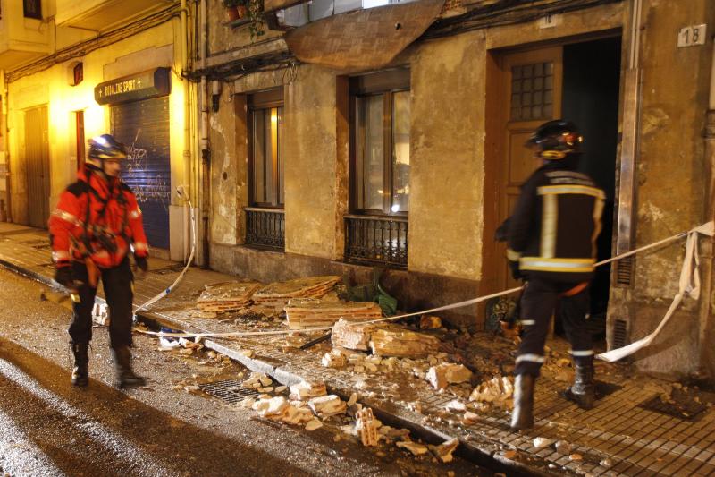 El desplome de una terraza en Gijón deja a una mujer herida